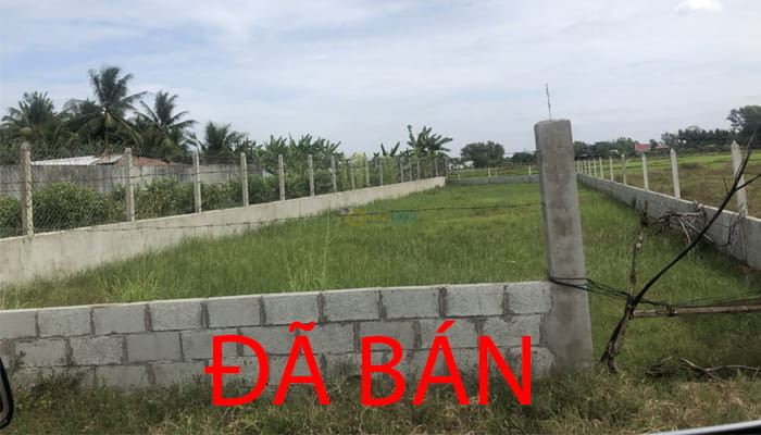 ban-dat-mt-nhua-577-xa-trung-lap-ha-vi-tri-dep