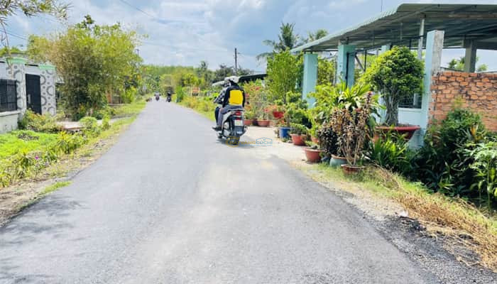 ban-dat-mt-nhua-10x87m-200m2-tho-gan-ubnd-xa-trung-lap-thuong-cu-chi