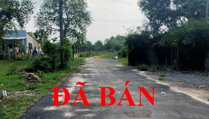 ban-dat-mt-nhua-5x22m-full-tho-xa-nhuan-duc-gan-thi-tran-cu-chi