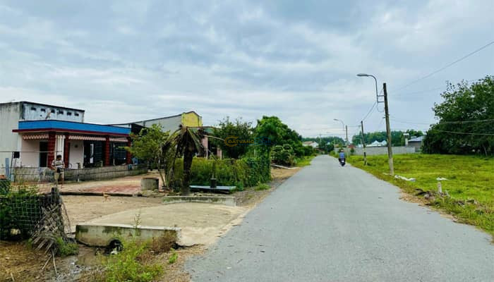 ban-dat-mt-nhua-nha-dan-dong-trung-lap-thuong-cu-chi